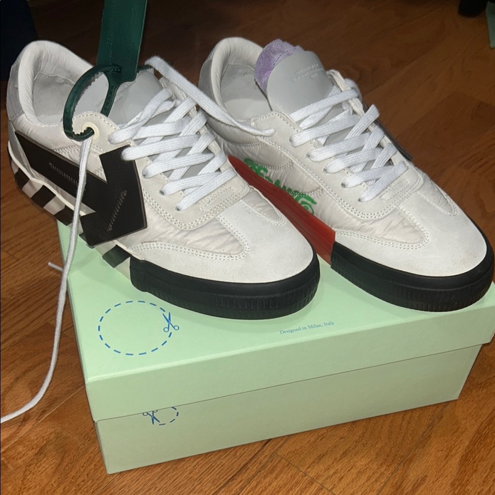 Off-White White and Black Sneakers